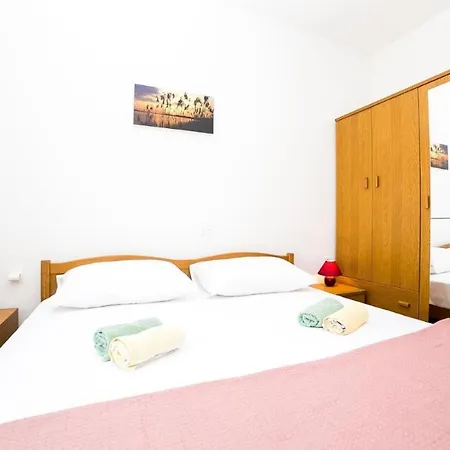 Apartman Cvita * سيلين